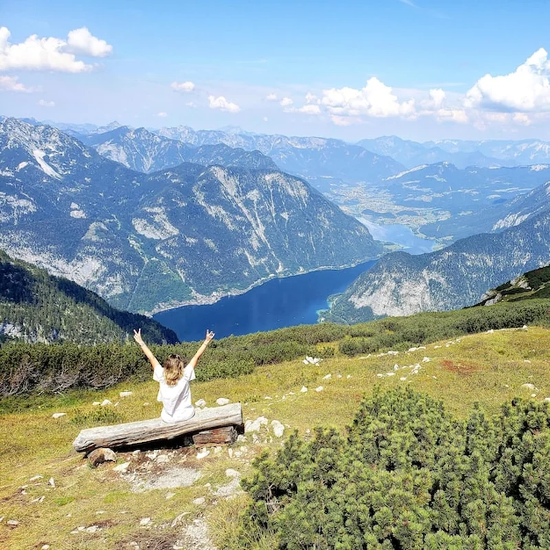 Widok na pasmo górskie na tle nieba
