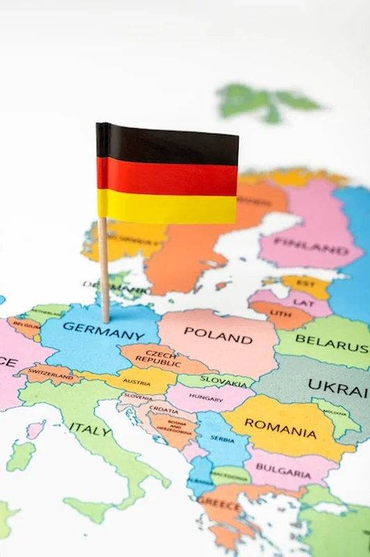Mapa Niemiec z niemiecką flagą narodową