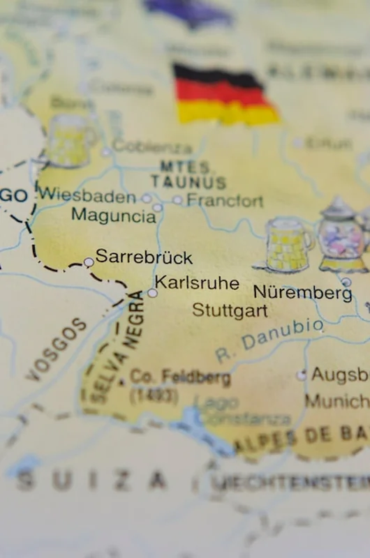 Mapa turystyczna Karlsruhe w Niemczech jako koncepcja podróży i wakacji w Europie