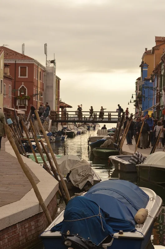 Transport i dostępność Burano. Jak dotrzeć do wyspy Burano z Wenecji i Murano?